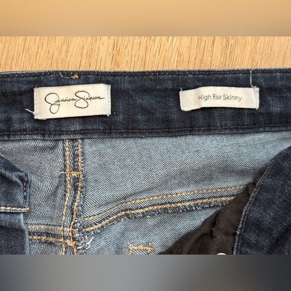Women's Jessica Simpson size 16 skinny jeans - Picture 6 of 8